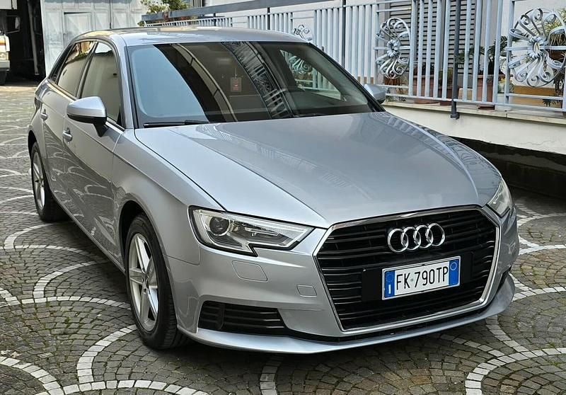 Usata Audi A3 Sport 116 CV (85 kW) 2017 Grigio Berlina
