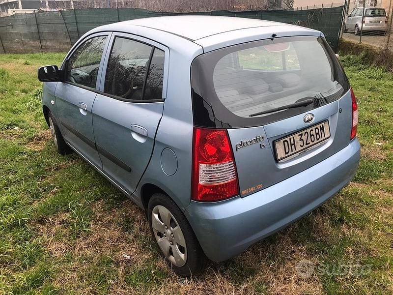 Usata Kia Picanto LX 60 CV (44 kW) 2007 Grigio Utilitaria