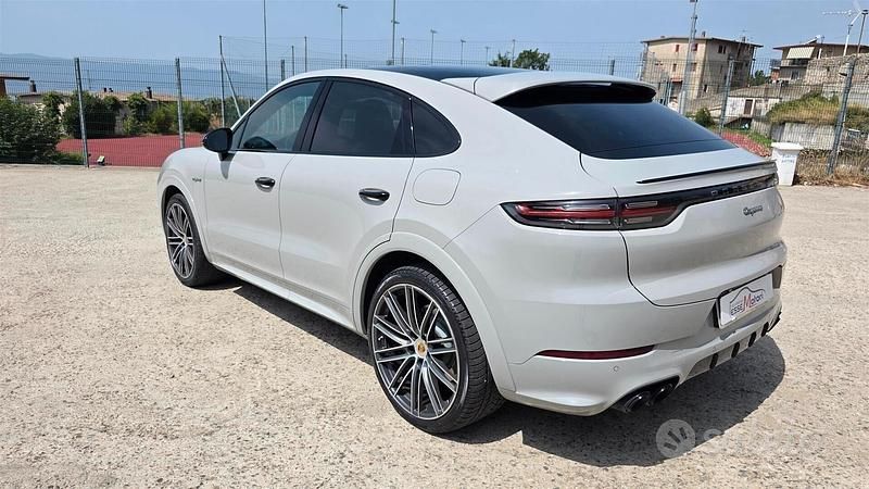 Usata Porsche Cayenne 340 CV (250 kW) 2020 Grigio SUV