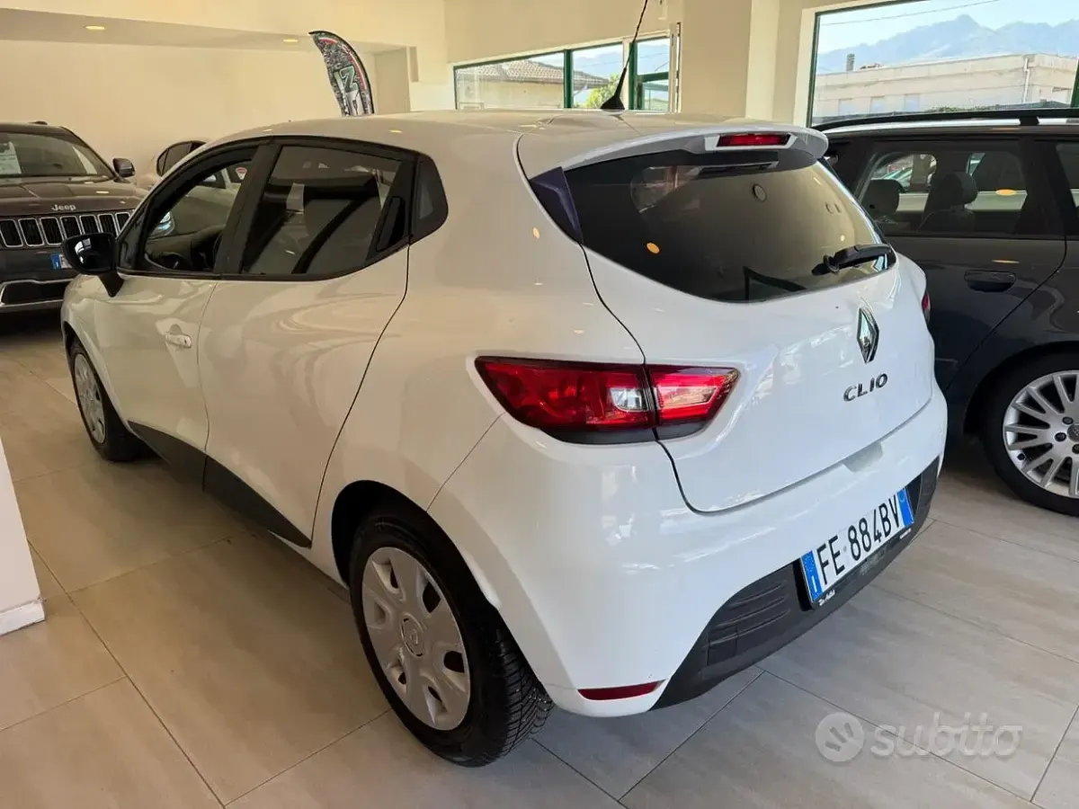 Usata Renault Clio IV Life 73 CV (53 kW) 2016 Bianco Berlina
