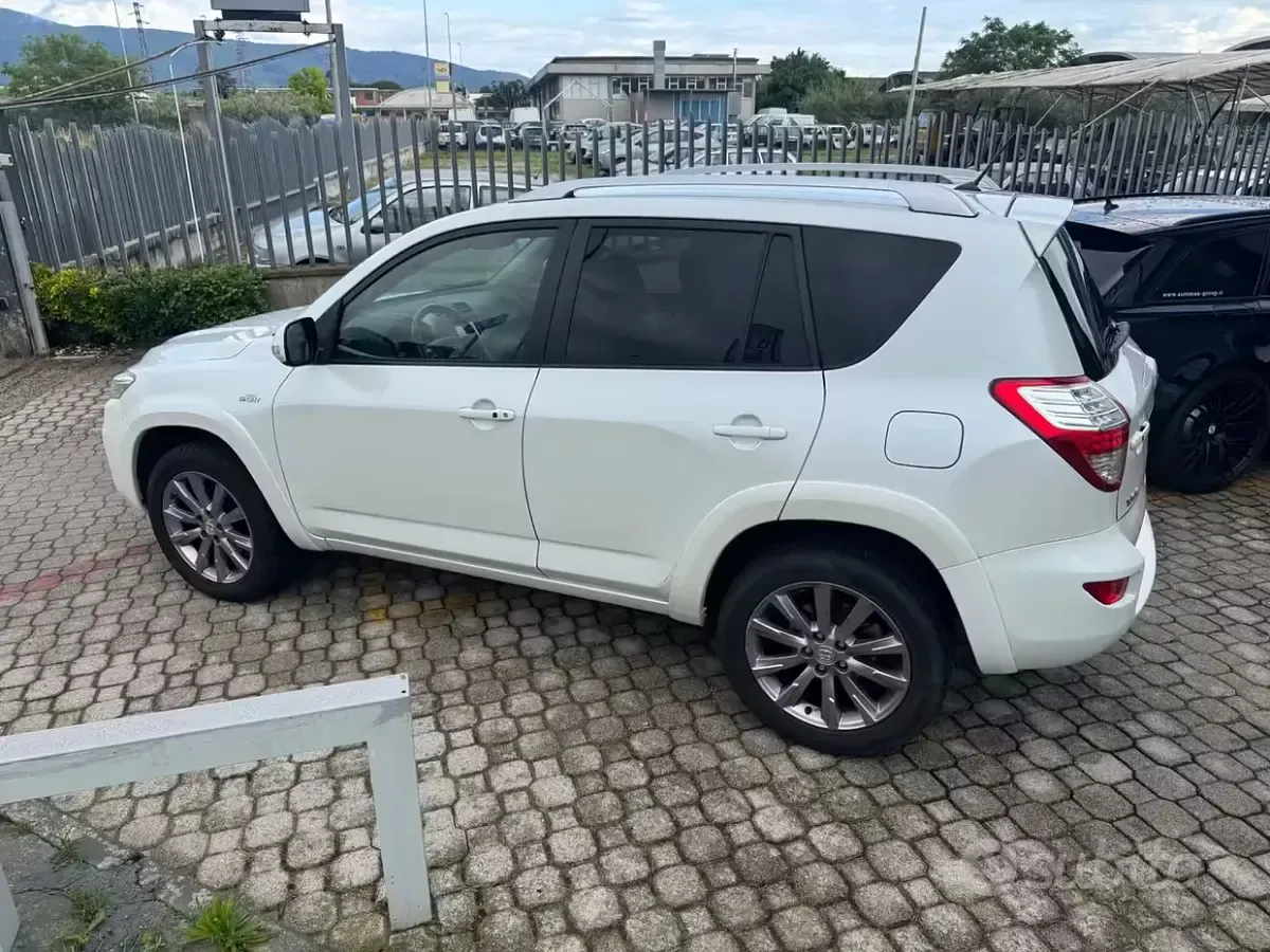 Usata Toyota RAV4 Style 150 CV (110 kW) 2012 Bianco SUV