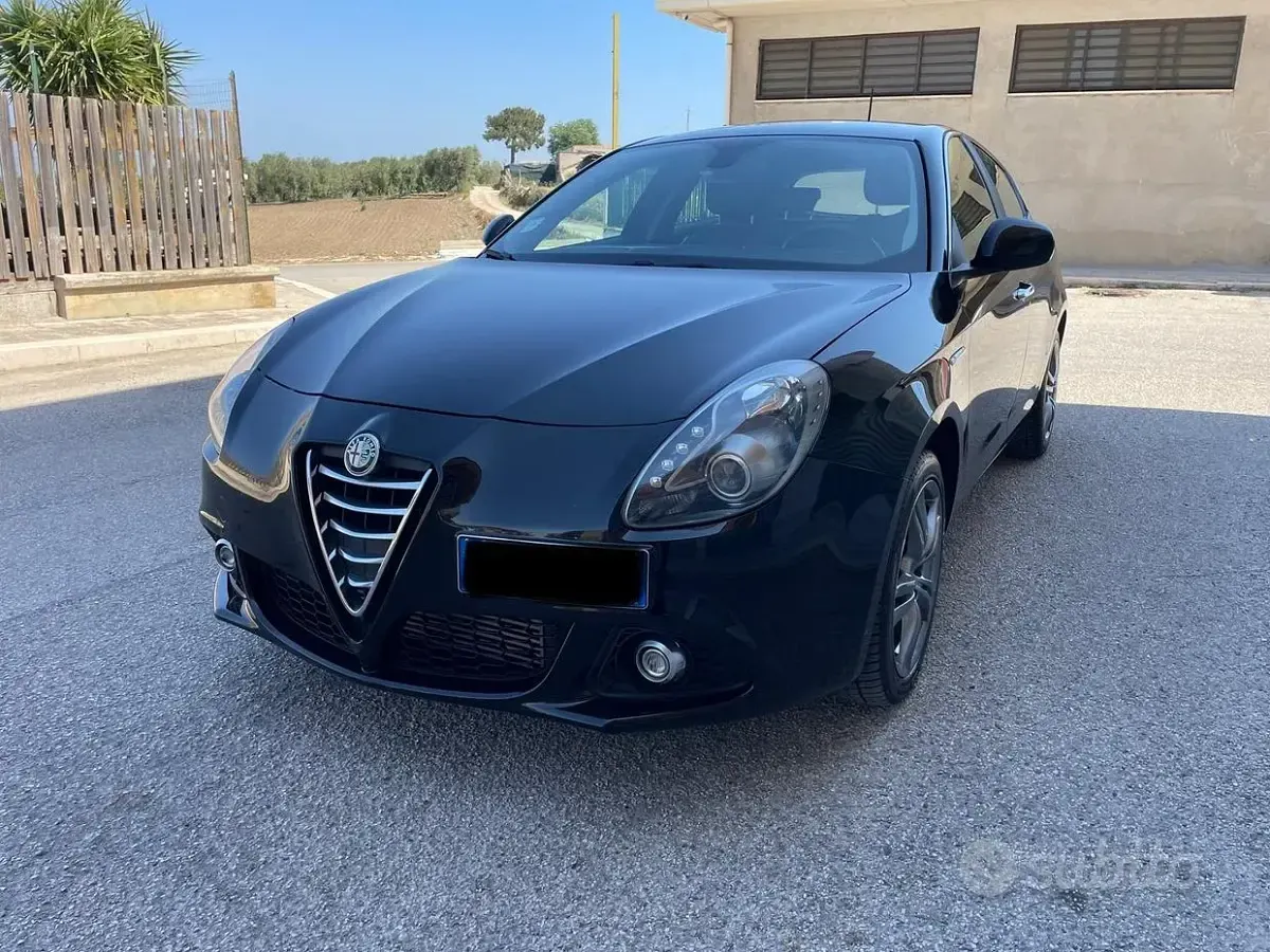 Usata Alfa Romeo Giulietta Distinctive 150 CV (110 kW) 2016 Nero Utilitaria