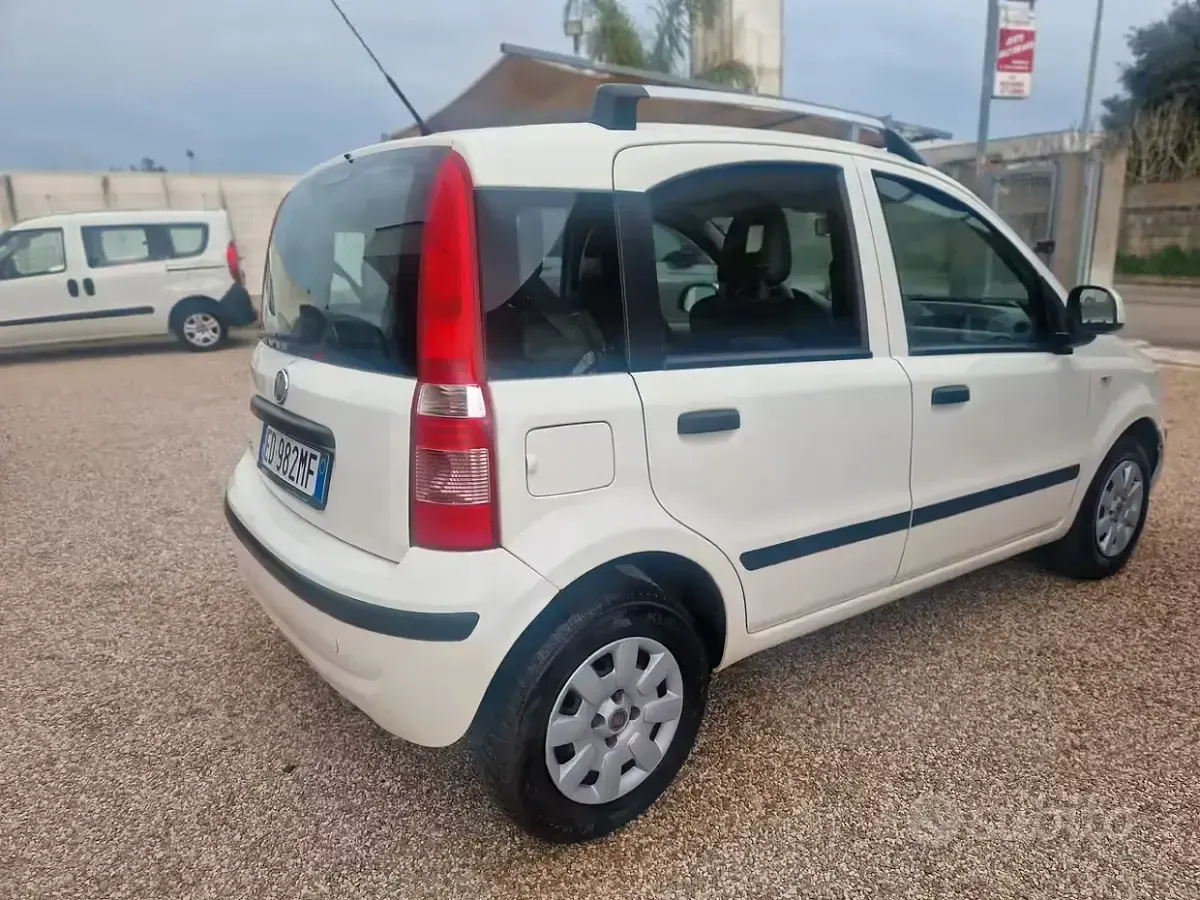 Usata Fiat Panda Dynamic 69 CV (50 kW) 2011 Bianco Utilitaria