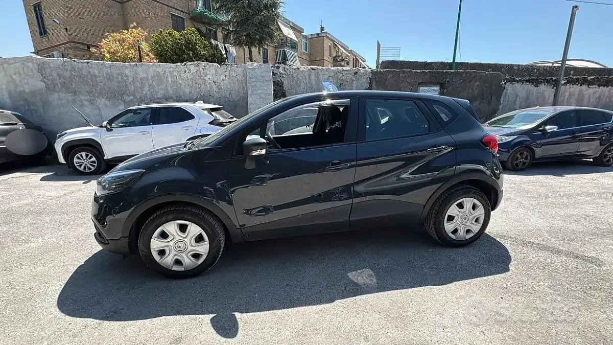 Usata Renault Captur Intens 90 CV (66 kW) 2016 Bluazzurro SUV