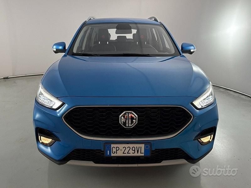 Usata MG ZS Luxury 111 CV (81 kW) 2023 Azzurro met SUV