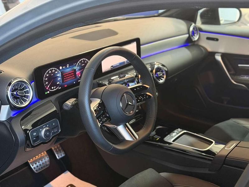 Usata Mercedes A200 AMG line 163 CV (119 kW) 2025 Metallic silver Berlina