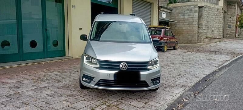 Grigio Usata 2017 VW Caddy Maxi Monovolume | 15.500 € (Buon prezzo) - Immagine 1/4