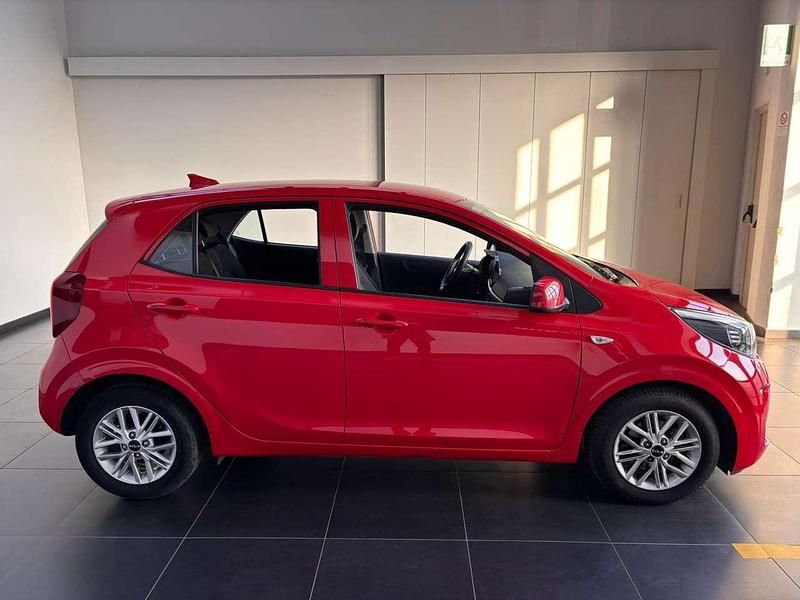 Usata Kia Picanto Comfort 67 CV (49 kW) 2022 Rosso Utilitaria