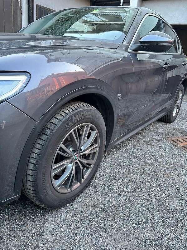 Usata Alfa Romeo Stelvio Super 209 CV (153 kW) 2018 SUV