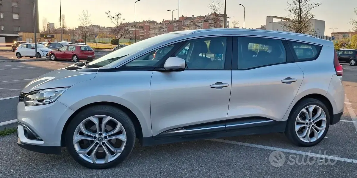 Occasion Renault Scenic E-Tech 110 PK (80 kW) 2018 Grijs MPV
