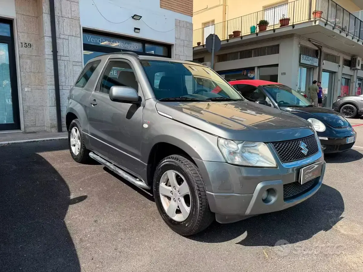 Usata Suzuki Grand Vitara 106 CV (77 kW) 2007 Grigio SUV