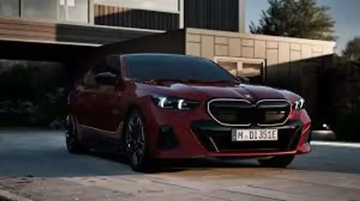 Usata BMW i5 Efficient Dynamics 150 kW (204 CV) 2024 Argento Berlina