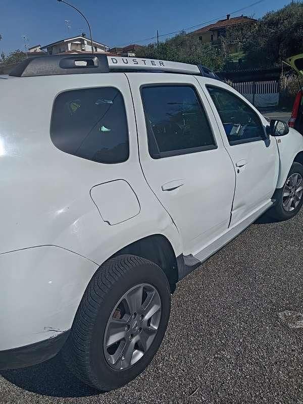 Usata Dacia Duster Lauréate 105 CV (77 kW) 2015 SUV