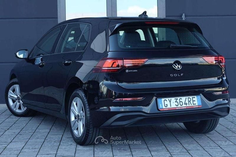 Usata VW Golf VIII Life 116 CV (85 kW) 2025 Nero Berlina