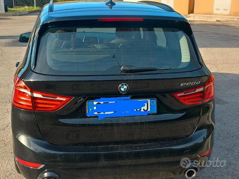 Begagnad BMW 220 190 HK (139 kW) 2021 Svart Minibuss
