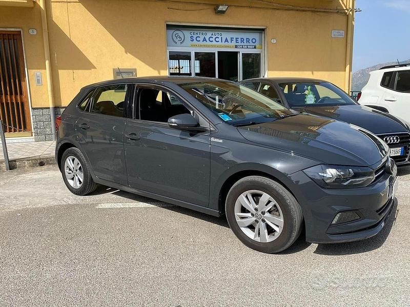 Usata VW Polo Comfortline 80 CV (58 kW) 2019 Grigio Berlina