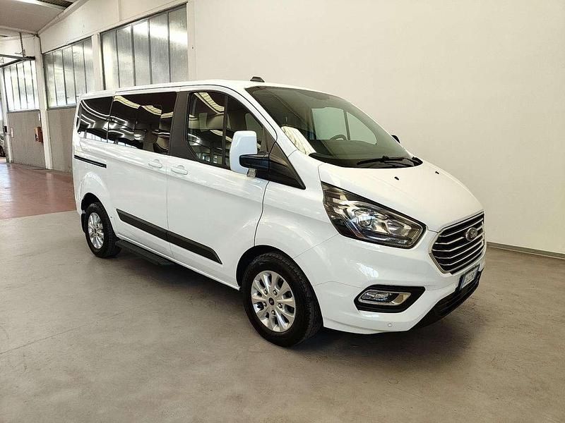 Usata Ford Tourneo 131 CV (96 kW) 2020 Bianco Monovolume