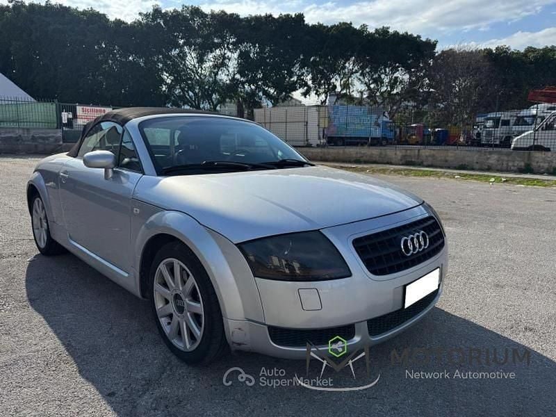 Usata Audi TT Roadster 179 CV (131 kW) 2002 Grigio Cabrio