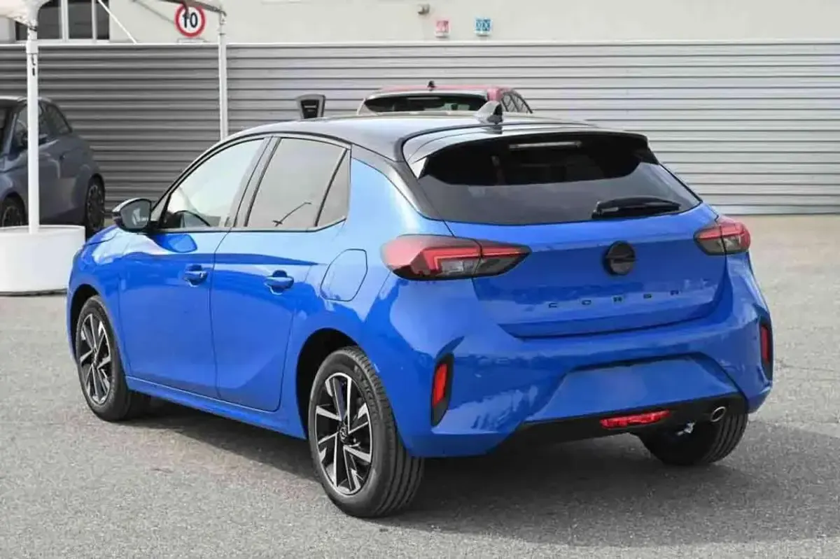 Nuova Opel Corsa Ultimate 101 CV (74 kW) 2026 Blu Utilitaria