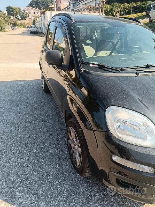 Usata Fiat Panda Easy 85 CV (62 kW) 2012 Nero Utilitaria