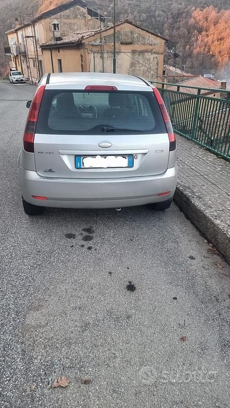 Usata Ford Fiesta 2005 Grigio Utilitaria
