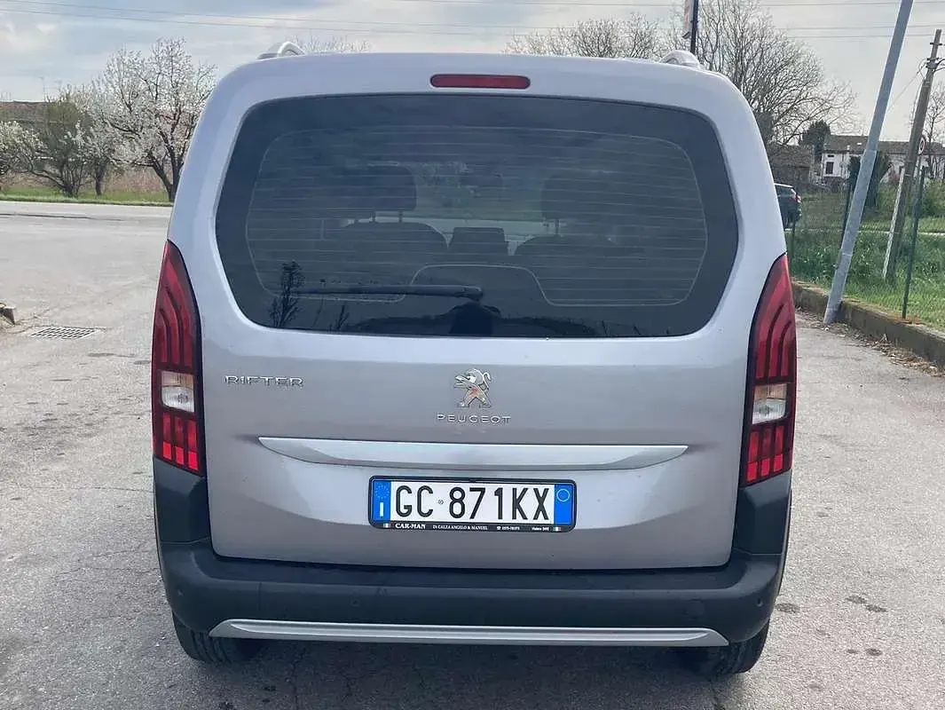 Usata Peugeot Rifter Allure 102 CV (75 kW) 2020 Argento Monovolume