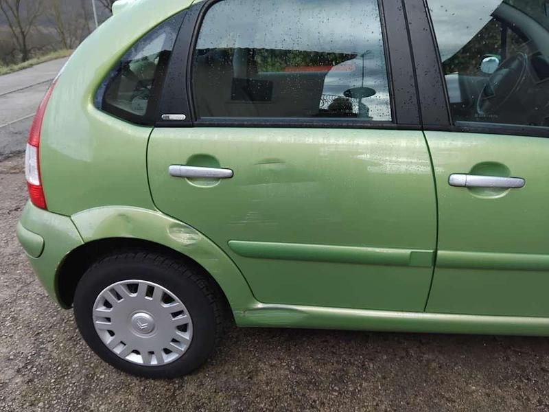 Usata Citroën C3 Exclusive 60 CV (44 kW) 2007 Verde Berlina