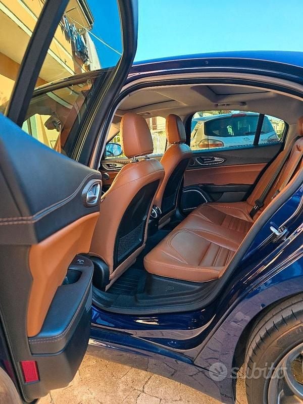 Usata Alfa Romeo Giulia 180 CV (132 kW) 2017 Blu Berlina