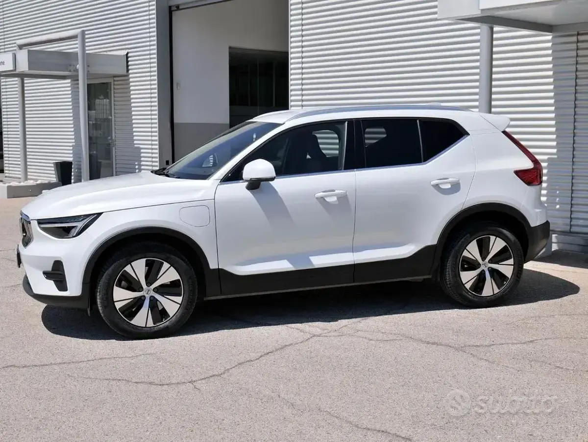 Usata Volvo XC40 Core 180 CV (132 kW) 2022 Bianco SUV