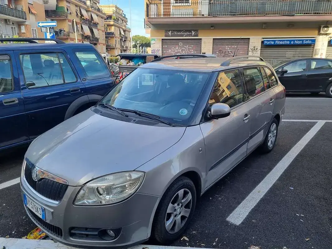 Usata Skoda Fabia Style 69 CV (50 kW) 2009 Grigio Station wagon