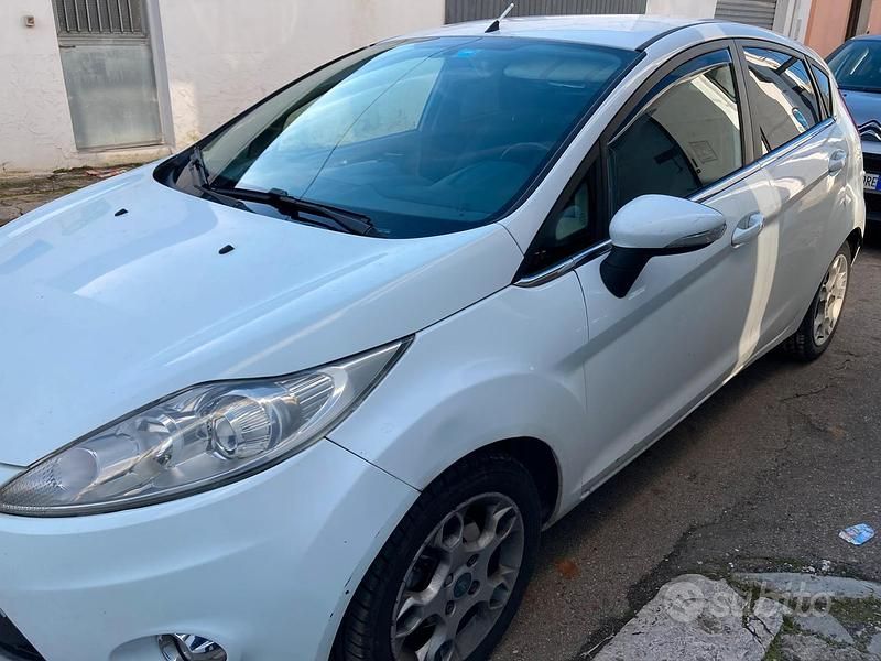 Usata Ford Fiesta Titanium 2012 Bianco Utilitaria