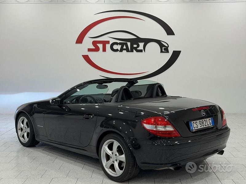 Usata Mercedes SLK200 163 CV (119 kW) 2005 Nero Cabrio