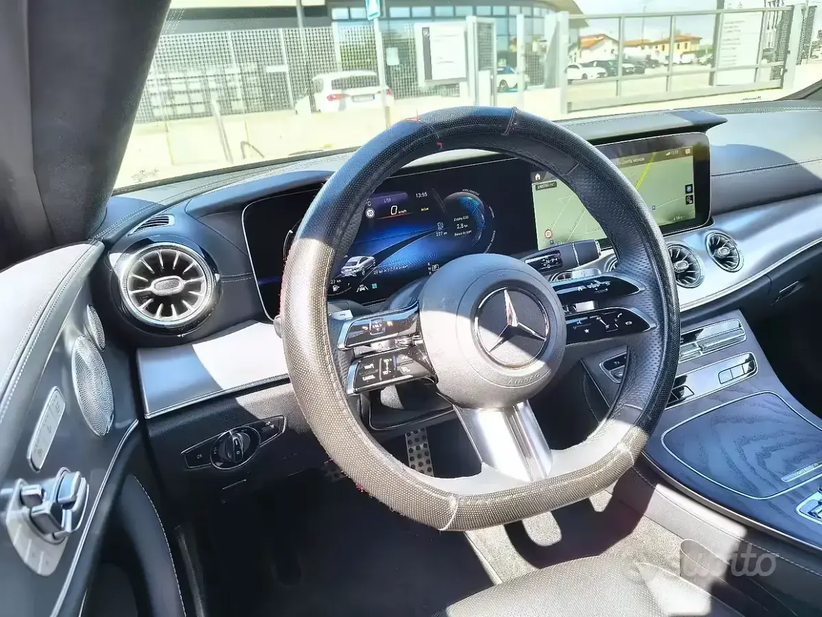 Usata Mercedes E400 330 CV (242 kW) 2025 Nero Coupé