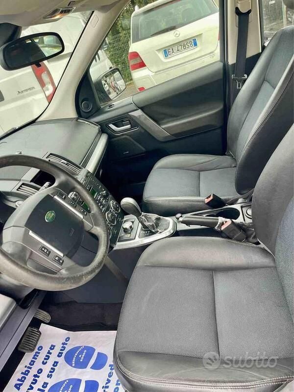 Usata Land Rover Freelander 2 HSE 160 CV (117 kW) 2009 Rosso SUV
