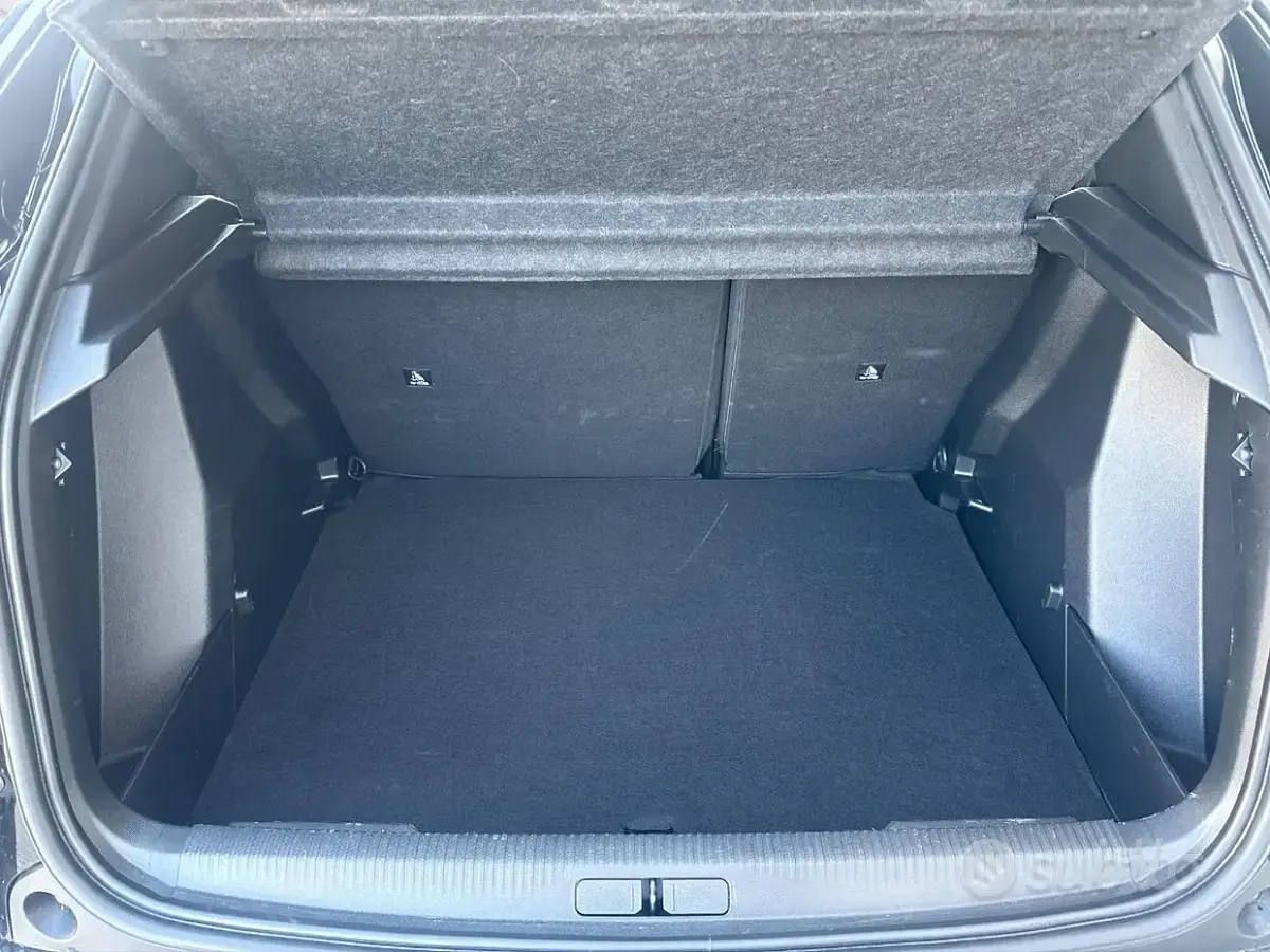 Usata Peugeot 2008 Style 101 CV (74 kW) 2025 Nero SUV