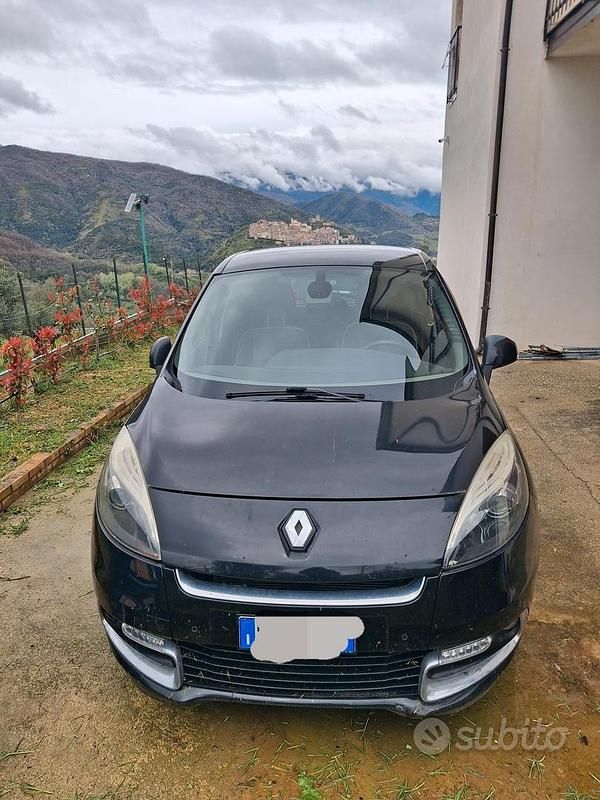 Usata Renault Scénic III 106 CV (77 kW) 2012 Nero Monovolume