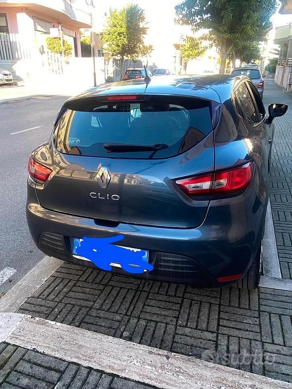 Usata 2018 Renault Clio IV Tre volumi | 9000 € (Buon prezzo) - Immagine 1/4