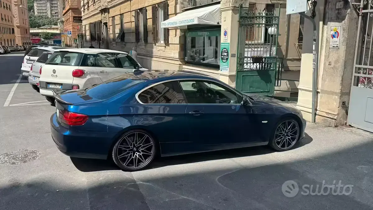Usata BMW 330 272 CV (200 kW) 2010 Blu Berlina
