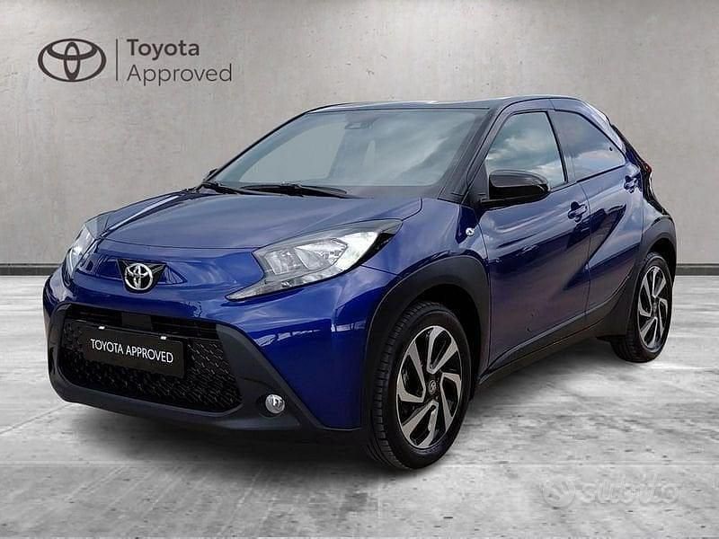 Usata Toyota Aygo X Trend 72 CV (52 kW) 2023 Blu SUV