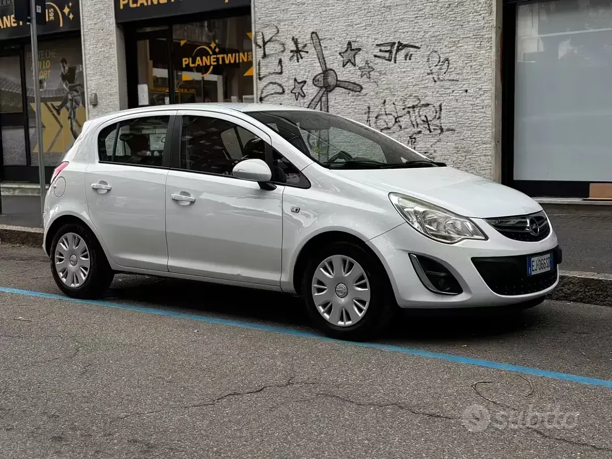 Usata Opel Corsa 86 CV (63 kW) 2011 Bianco Utilitaria