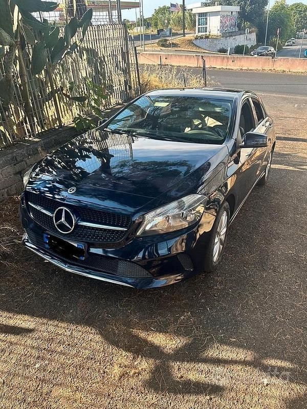 Usata Mercedes A160 Edition 90 CV (66 kW) 2017 Blu Berlina