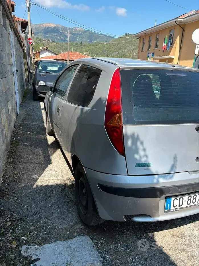 Usata Fiat Punto 60 CV (44 kW) 2002 Utilitaria