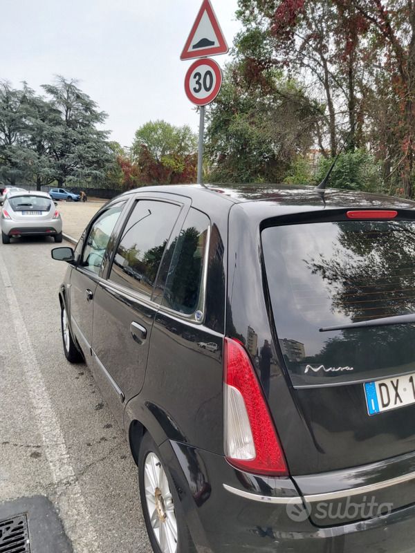 Usata Lancia Musa 77 CV (56 kW) 2009 Nero Monovolume