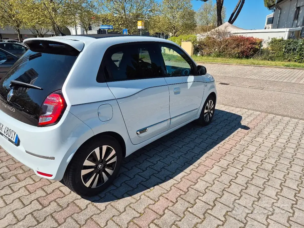 Usata Renault Twingo Techno 60 kW (82 CV) 2022 Bianco Utilitaria