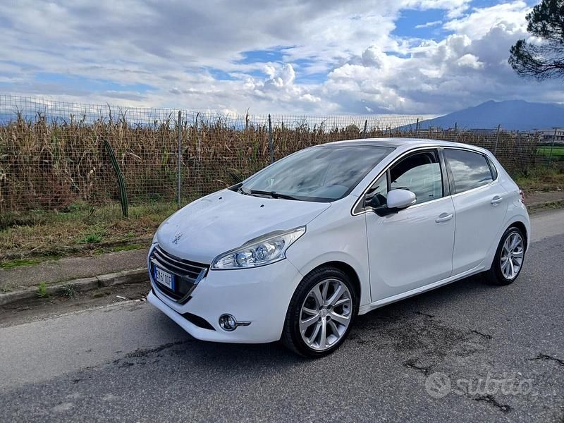 Usata Peugeot 208 Allure 115 CV (84 kW) 2012 Bianco Utilitaria