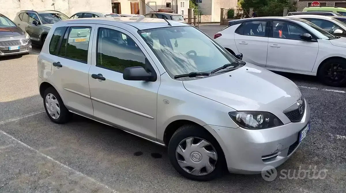 Usata Mazda 2 75 CV (55 kW) 2006 Grigio Utilitaria