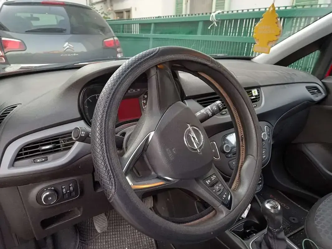 Usata Opel Corsa 69 CV (50 kW) 2015 Rosso Utilitaria