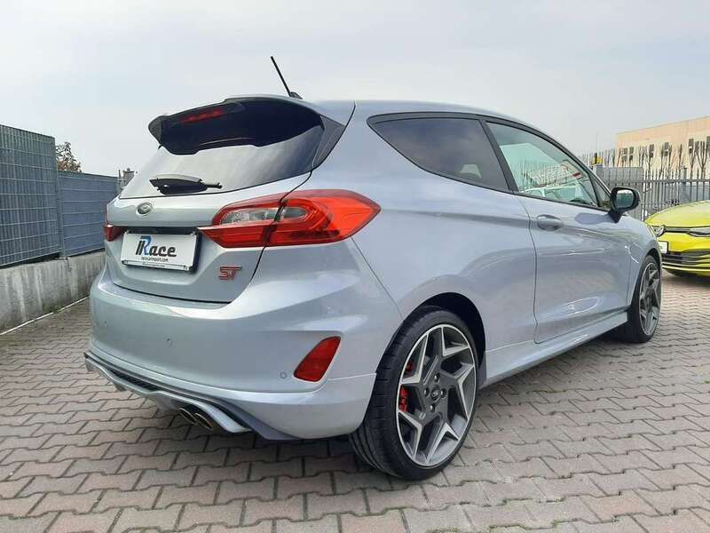 Usado Ford Fiesta Performance Edition 205 HP (150 kW) 2020 Cinzento Citadino