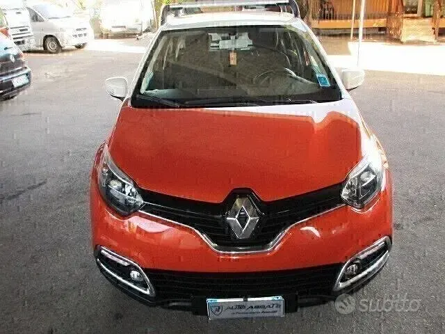Usata Renault Captur Business 90 CV (66 kW) 2014 Arancione perlato SUV