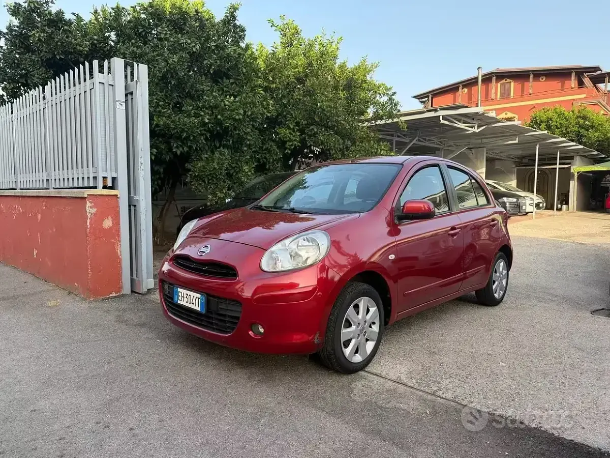 Usata Nissan Micra Visia 80 CV (58 kW) 2011 Rosso Utilitaria